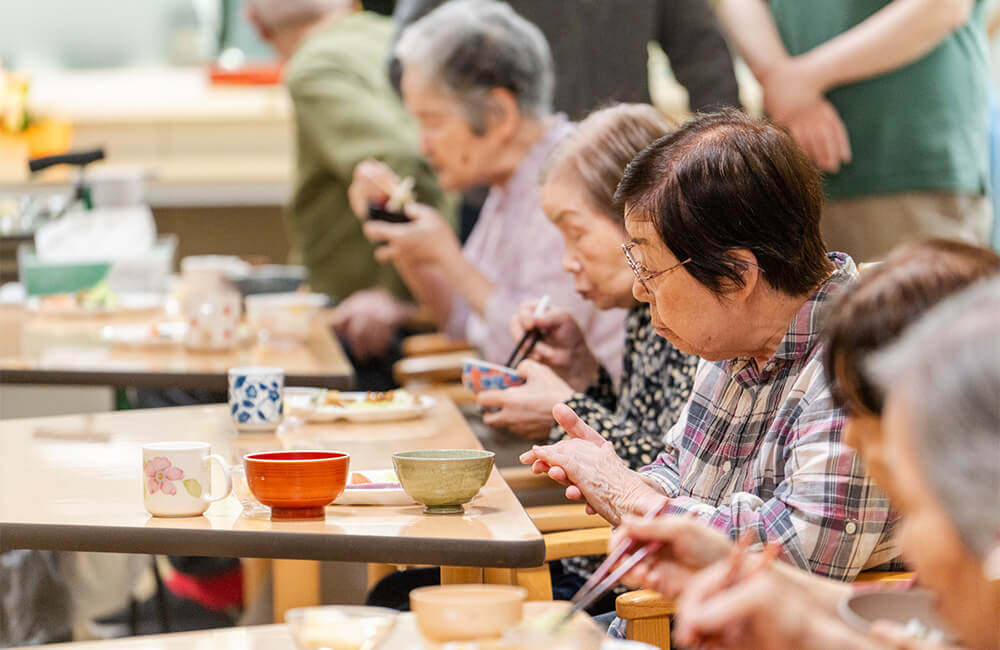 食事を摂るご利用者様